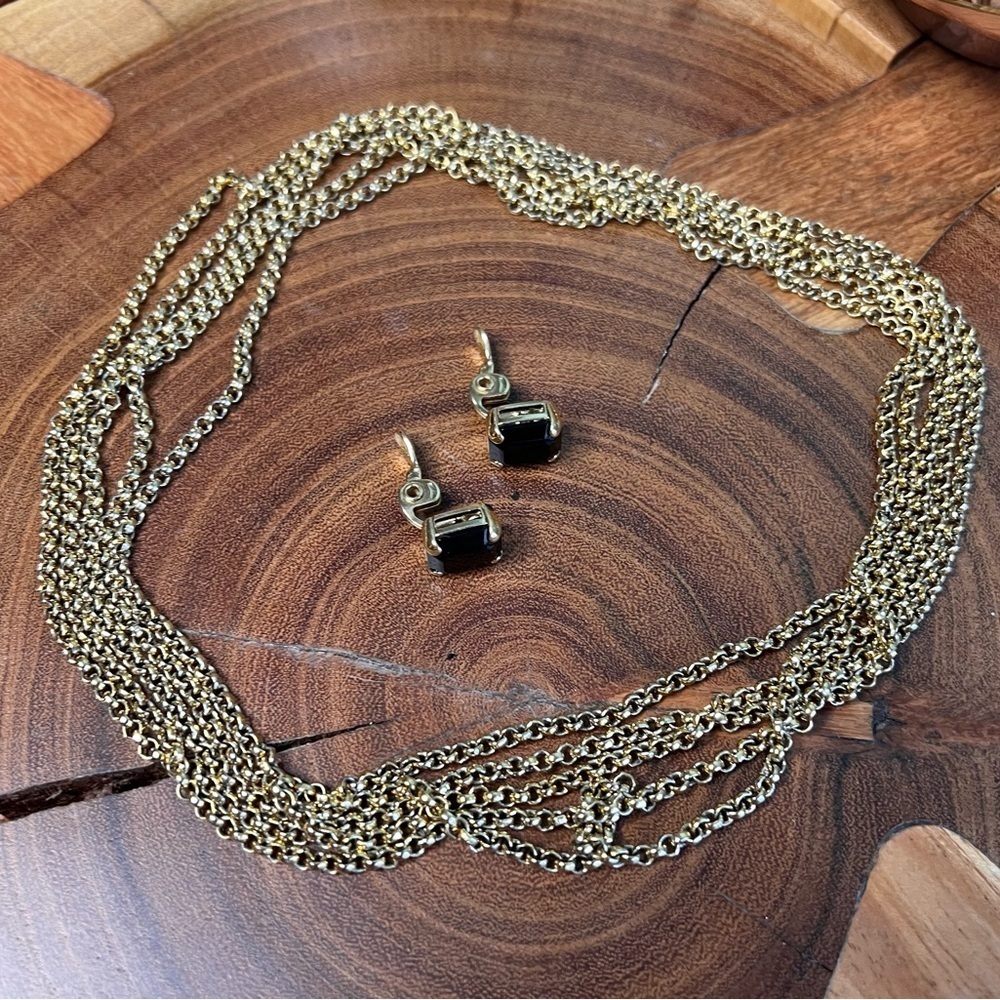 Matching 45 inch gold chain necklace with black onyx clip on earrings. - Picture 5 of 10